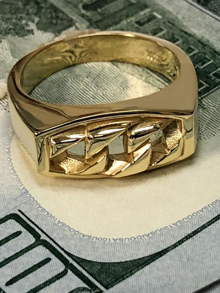 Cuban Link Ring For Men in 14 K Gold