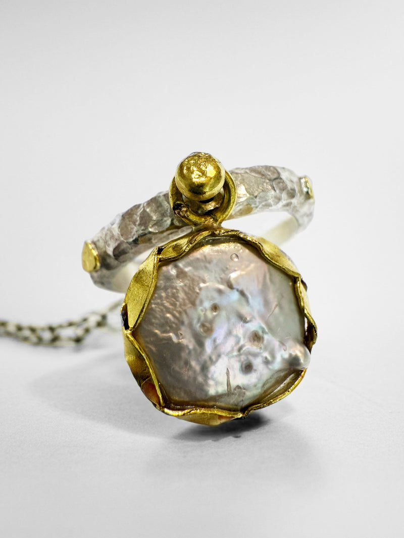 Handmade Two-Tone Spinning Pearl Ring – Size 8