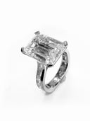 Elegant 8 Carat Emerald Cut IGI Certified Cubic Zirconia Ring with Baguette Accents – 11 TCW