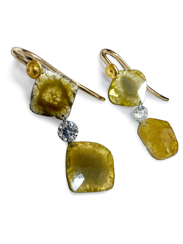 Unbothered Chic – One-of-a-Kind Natural Diamond Drop Earring