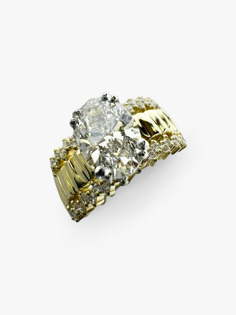 2.08 Carat Oval Cubic Zirconia Ring in 14k Gold – 10mm Wide Shank