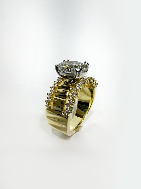 2.08 Carat Oval Cubic Zirconia Ring in 14k Gold – 10mm Wide Shank